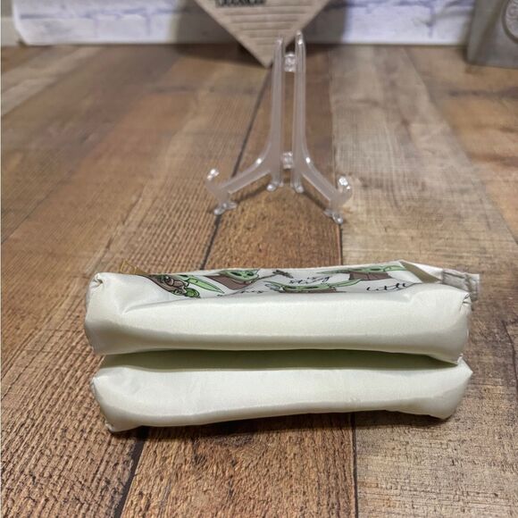 Boxlunch x lucasfilm x bio world x Star Wars x mandalorian the child pouch - Picture 11 of 13